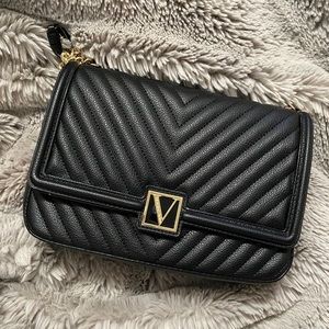 VS medium shoulder quilt bag